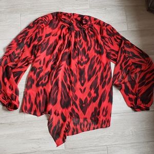 Jennifer Lopez split sleeve top